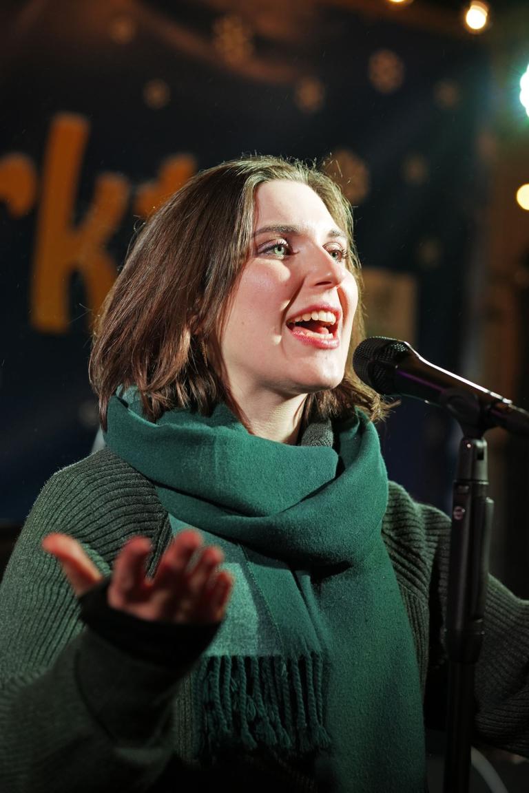 B2B Anna DSC07865 hp.jpg